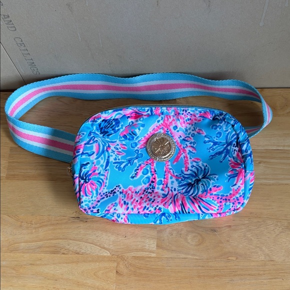 Lilly Pulitzer Handbags - Lilly Pulitzer Blue Floral Belt Bag with Pink Accents